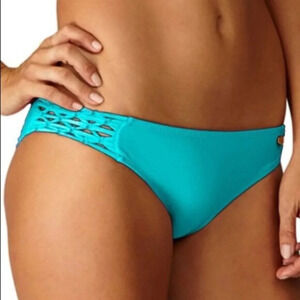 Raisins machine bikini bottom